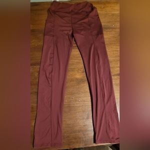 Maroon leggings with pockets